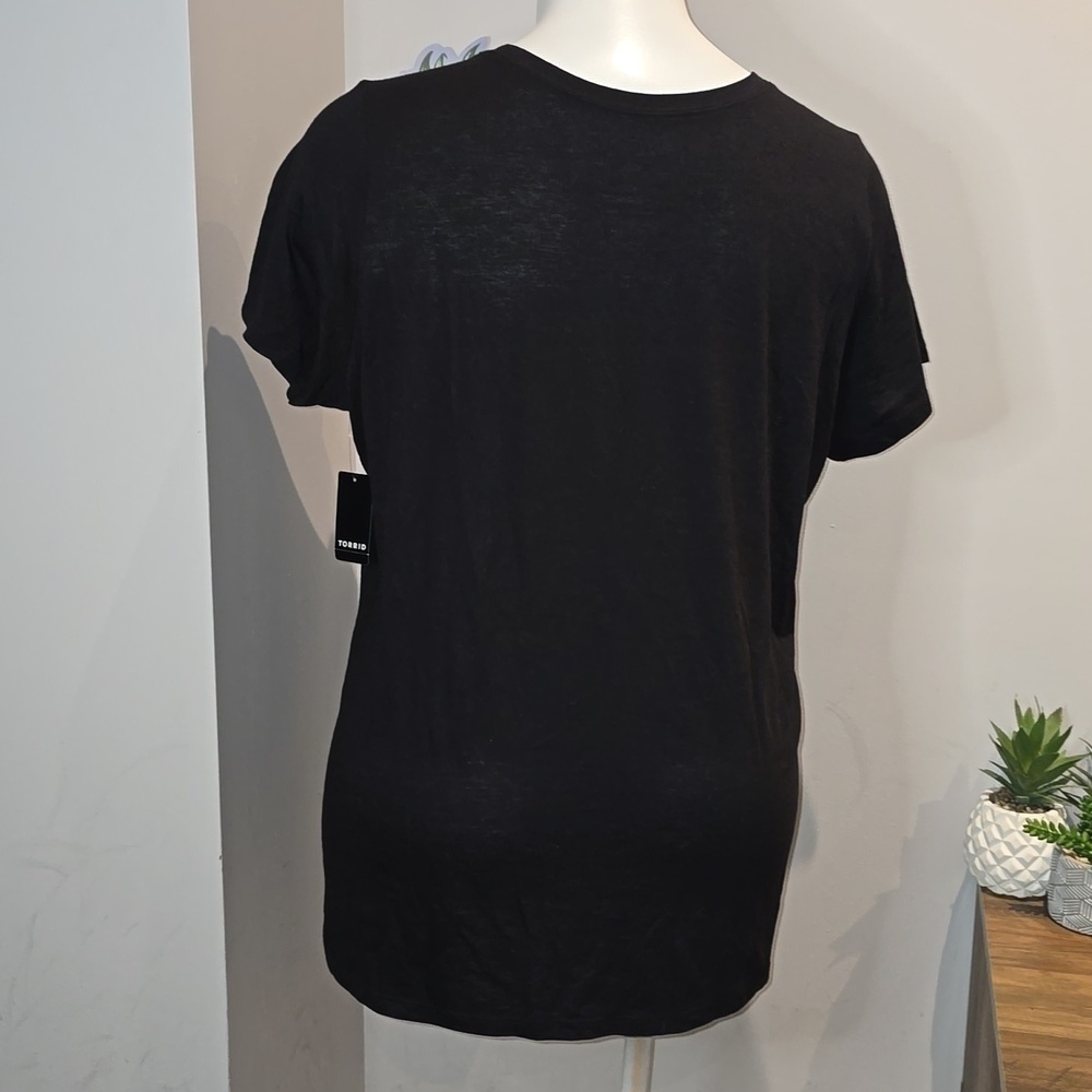 Torrid - "Drinks Well with Others" Classic Fit Signature Jersey Tee, Deep Black  - Picture 6 of 14